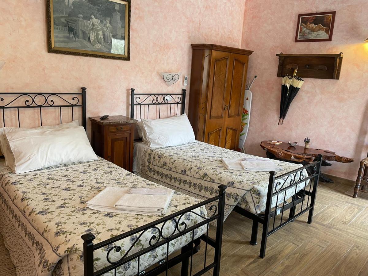 Hotel Diffuso Il Portichetto Vezio Perledo Exterior foto